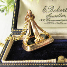Charger l'image dans la galerie, Antique Victorian 9ct Gold Green Chalcedony Seal Fob Pendant