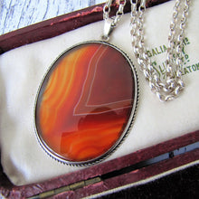 Charger l'image dans la galerie, Antique Victorian Scottish Banded Agate Silver Pendant Necklace - MercyMadge