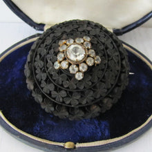 Charger l'image dans la galerie, Irish bog oak brooch