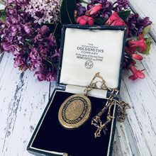 Charger l'image dans la galerie, Victorian 15ct Gold Engraved Enamel Mourning Locket With Portrait & Hair, 1859 - MercyMadge