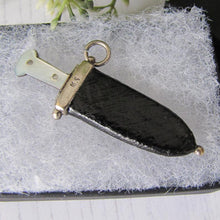 Charger l'image dans la galerie, Antique Silver Novelty Cheroot Cutter