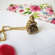 Charger l'image dans la galerie, Georgian 15ct Gold Citrine Seal Fob - MercyMadge