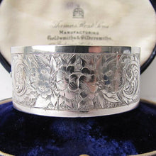 Cargar imagen en el visor de la galería, Antique Victorian Sterling Silver Cuff Bracelet, George Loveridge, Birmingham 1881