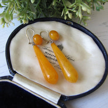 Cargar imagen en el visor de la galería, Antique Baltic Amber Torpedo Earrings