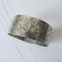 Charger l'image dans la galerie, Victorian Sterling Silver Cuff Bracelet, Charles Horner, Chester 1855.