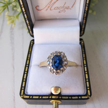Cargar imagen en el visor de la galería, Vintage 9ct Gold, Blue Topaz & White Spinel Cluster Ring