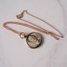 Charger l'image dans la galerie, Edwardian 9ct Gold Antique Photo Locket