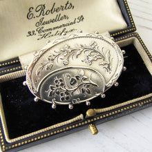 Charger l'image dans la galerie, Victorian Aesthetic Silver Locket Back Brooch. - MercyMadge