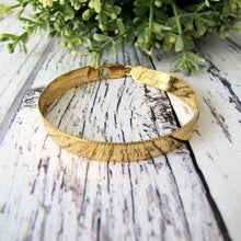 Charger l'image dans la galerie, Vintage 18ct Yellow Gold Omega/Flat Snake Bracelet, Italy - MercyMadge