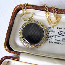 Charger l'image dans la galerie, 15ct Carved Gold Memorial Locket For Sir John Guise, English Baronet 1865 - MercyMadge