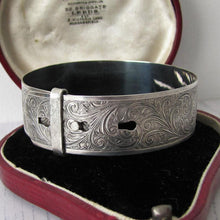 Cargar imagen en el visor de la galería, Antique English Sterling Silver Engraved Cuff Bracelet