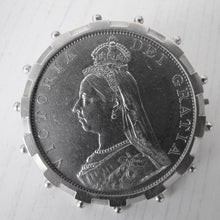 Charger l'image dans la galerie, Queen Victoria Full Silver Crown Coin Brooch - MercyMadge
