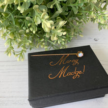 Charger l'image dans la galerie, Antique Victorian 15ct Gold & Opal Stick Pin