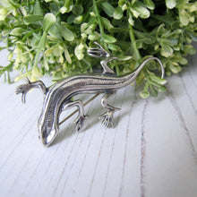 Cargar imagen en el visor de la galería, Vintage Sterling Silver Lizard Brooch, Mexico