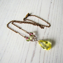 Charger l'image dans la galerie, Art Deco Iris Glass Lavalier Pendant Necklace - MercyMadge