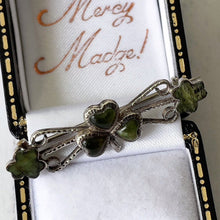 Cargar imagen en el visor de la galería, Victorian Connemara Marble Shamrock Sweetheart Brooch