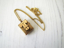 Charger l'image dans la galerie, Vintage Victorian Style Gold Book Locket & Chain - MercyMadge