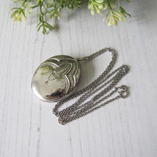 Cargar imagen en el visor de la galería, Vintage Art Deco Revival Sterling Silver Locket & Long Chain