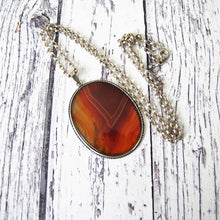 Charger l'image dans la galerie, Antique Victorian Scottish Banded Agate Silver Pendant Necklace - MercyMadge