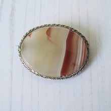 Carica l'immagine nel visualizzatore di Gallery, Georgian/Victorian Scottish Banded Agate Silver Brooch
