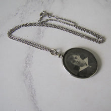 Charger l'image dans la galerie, Edwardian Sterling Silver Antique Photo Locket