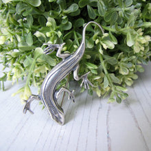 Cargar imagen en el visor de la galería, Vintage Sterling Silver Lizard Brooch, Mexico