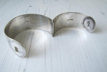 Charger l'image dans la galerie, Victorian Sterling Silver Cuff Bracelet, Charles Horner, Chester 1855.