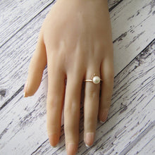 Charger l'image dans la galerie, Vintage 1960s 9ct Gold Pearl Solitaire Ring - MercyMadge