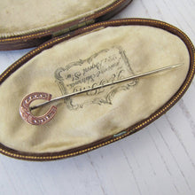 Cargar imagen en el visor de la galería, Victorian 9ct Rose Gold Engraved Horseshoe Stick Pin - MercyMadge