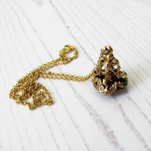 Charger l'image dans la galerie, English 9ct Gold & Amethyst Fob