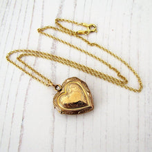Cargar imagen en el visor de la galería, Antique Kollmar & Jourdan Rolled Gold Heart Locket