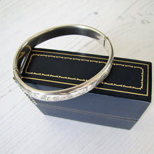 Charger l'image dans la galerie, Vintage English Silver Bracelet, Boxed, Charles Horner, Aesthetic Engraved. - MercyMadge
