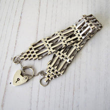 Charger l'image dans la galerie, Vintage Silver Gate Bracelet With Heart Padlock, London 1979