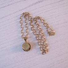 Cargar imagen en el visor de la galería, Vintage 14ct Gold Evil Eye Pendant & Chain