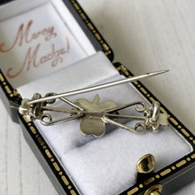 Cargar imagen en el visor de la galería, Victorian Connemara Marble Shamrock Sweetheart Brooch