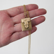 Charger l'image dans la galerie, Vintage Victorian Style Gold Book Locket & Chain - MercyMadge