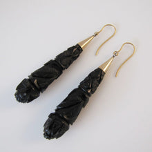 Charger l'image dans la galerie, Victorian Whitby Jet Long Torpedo 9ct Gold Earrings