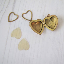 Cargar imagen en el visor de la galería, Antique Kollmar & Jourdan Rolled Gold Heart Locket