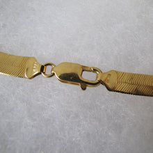 Charger l'image dans la galerie, Italian 18ct Gold Omega Necklace