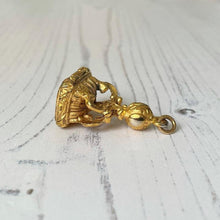 Charger l'image dans la galerie, Georgian Gold Cased Steel Intaglio Fob Seal : Corona Fides