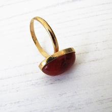 Charger l'image dans la galerie, Art Deco 18ct Gold Carnelian Bezel Ring - MercyMadge