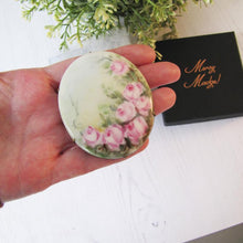 Charger l'image dans la galerie, Antique Hand Painted Porcelain Large Brooch