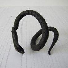 Charger l'image dans la galerie, Antique Chinese Carved Victorian Snake Bracelet