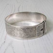 Cargar imagen en el visor de la galería, Antique English Sterling Silver Engraved Cuff Bracelet