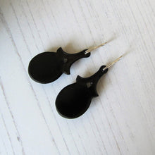 Charger l'image dans la galerie, Victorian Vagabond Vulcanite Earrings