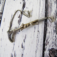 Cargar imagen en el visor de la galería, Antique Victorian Gold And Silver Fox Hunting Stock Pin.