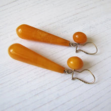 Cargar imagen en el visor de la galería, Antique Baltic Amber Torpedo Earrings