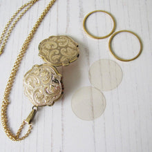 Charger l'image dans la galerie, Edwardian Revival Rolled Gold Engraved Fern Locket, Andreas Daub, Germany