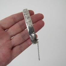 Charger l'image dans la galerie, Vintage English Silver Bracelet, Boxed, Charles Horner, Aesthetic Engraved. - MercyMadge