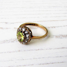 Cargar imagen en el visor de la galería, Vintage 9ct Gold Peridot & Spinel Halo Ring - MercyMadge